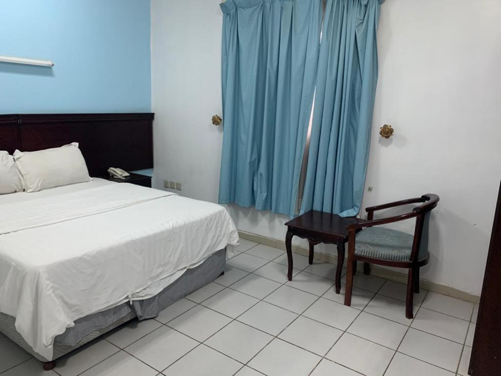 Hend Plaza Hotel Médine Extérieur photo